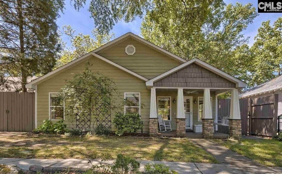 Foto principal - 3011 Clark St