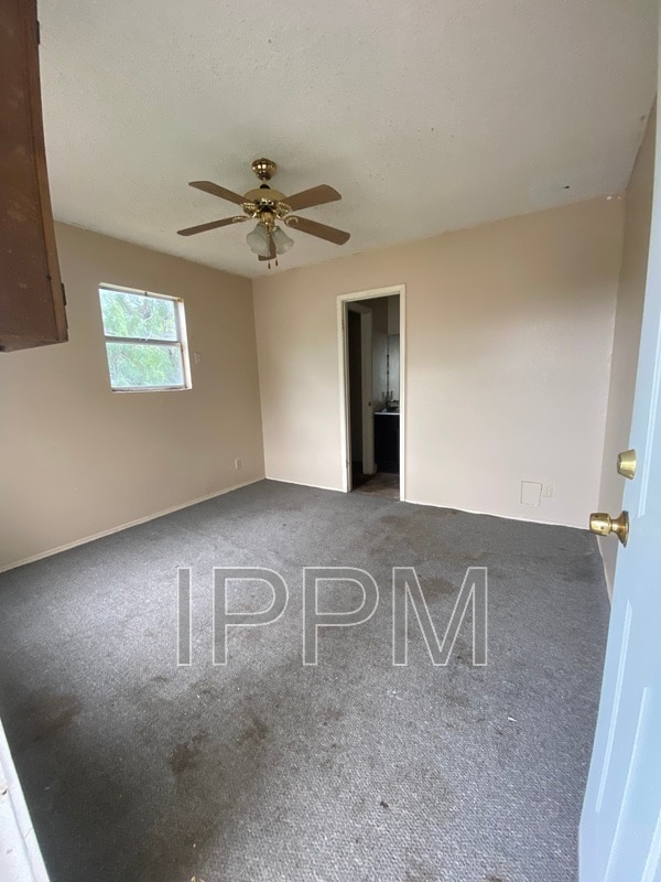 Building Photo - 910 E Adams Ave