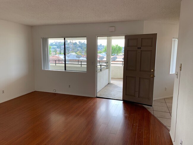 Building Photo - 503 S Adams St