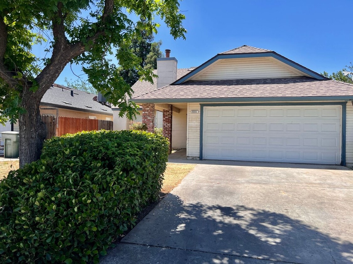 Primary Photo - $2,050 Princeton & Brawley, 3 Bed - N Dewe...