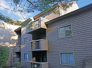 Building Photo - 166 Old Brookfield Rd