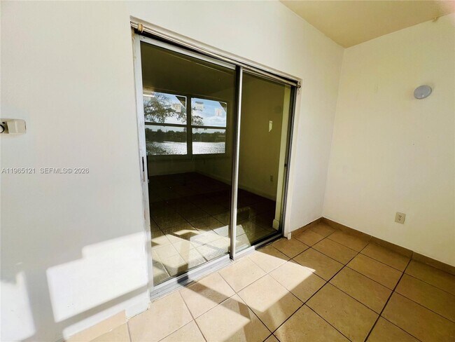 Foto del edificio - 18900 NE 3rd Ct