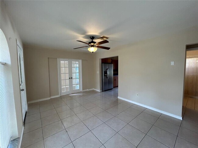 Foto del edificio - 6119 Sheelin Dr