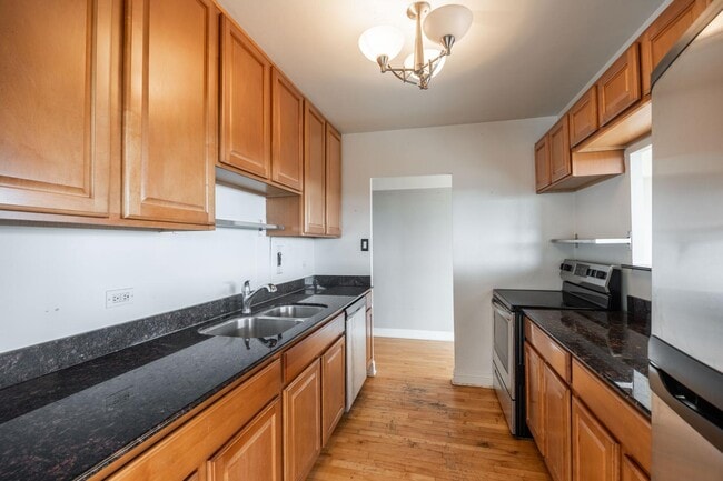Building Photo - 4180 N Marine Dr
