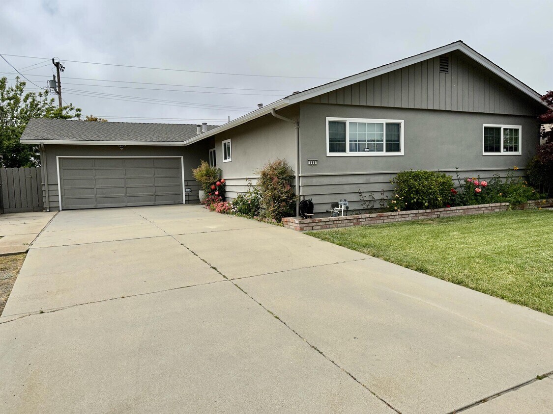 986 Loyola Dr, Salinas, CA 93901 House Rental in Salinas, CA