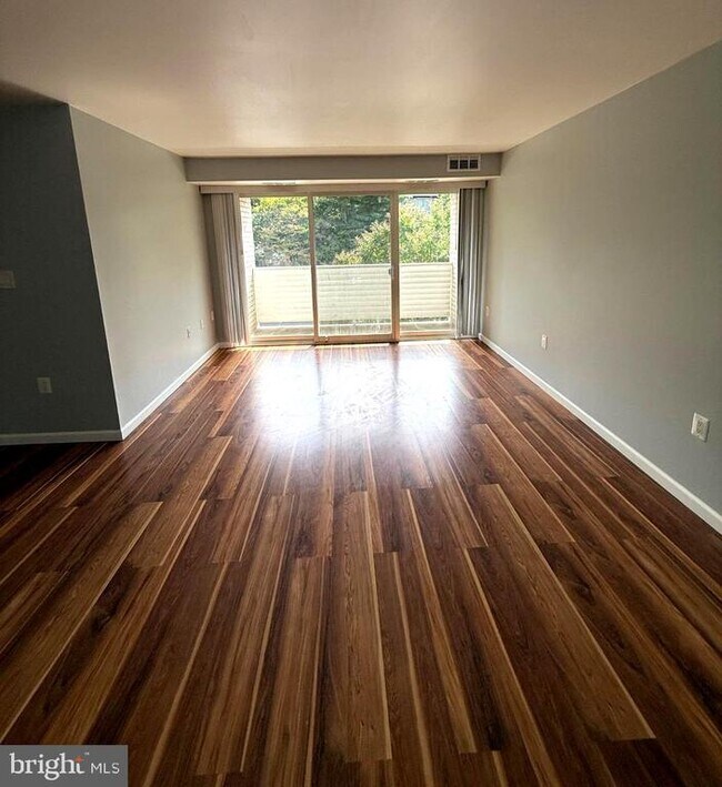 Foto del edificio - 5602 Bismach Dr