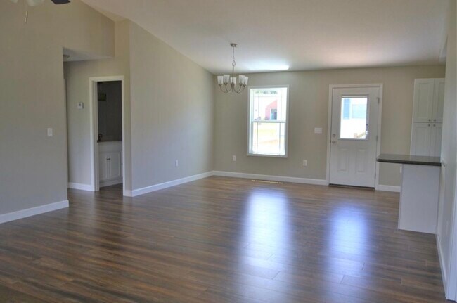Building Photo - 140 Jesse Loop