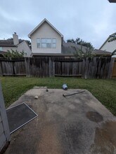 Building Photo - 827 Coral Tree Pl