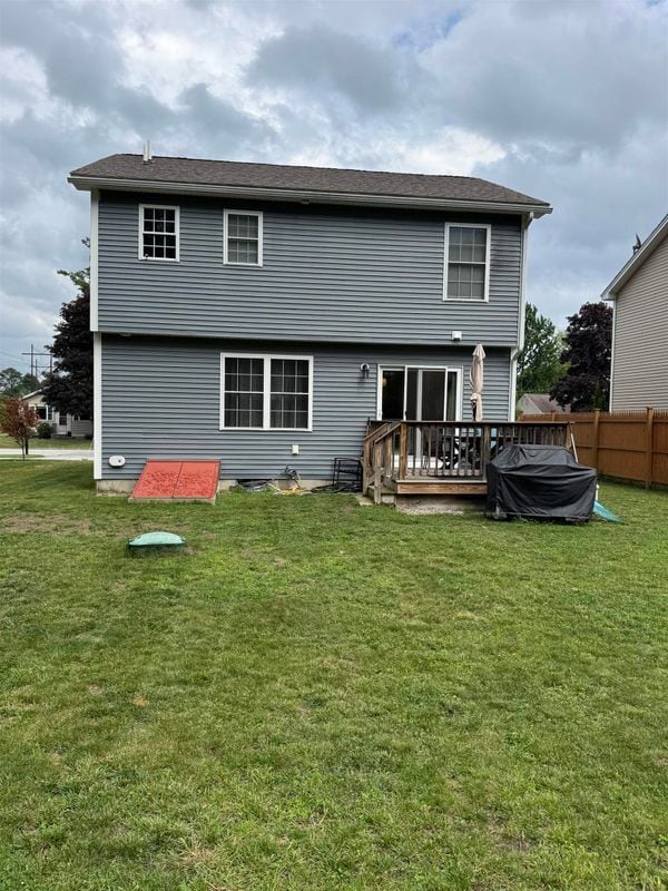 Building Photo - 494 Youville St