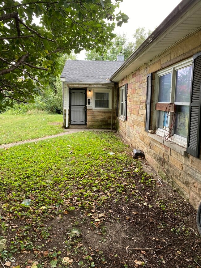 Building Photo - 2163 Admiral Dr
