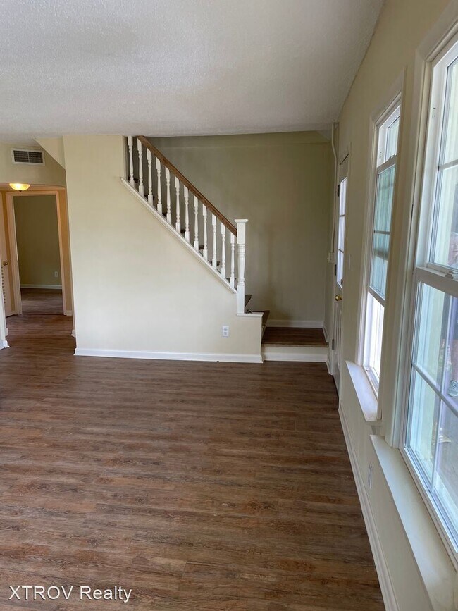 Building Photo - 2 br, 1 bath House - 323 N. Linden