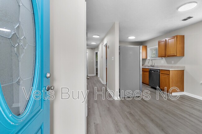 Foto del edificio - 7052 Candlewood Dr