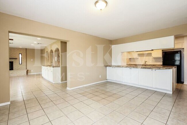 Foto del edificio - 3742 W Altadena Ave