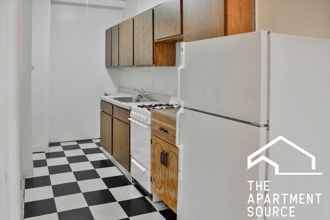 Foto del edificio - 540 W Briar Pl