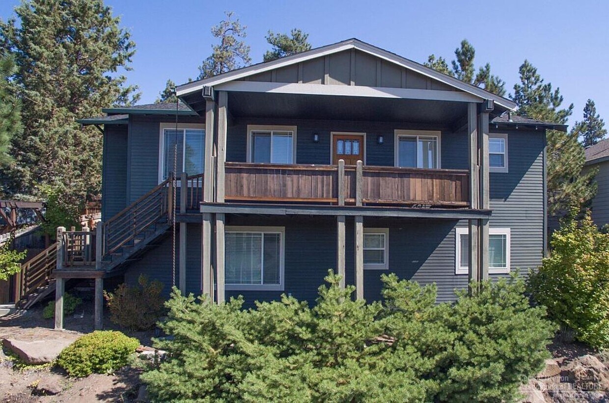 Foto principal - 2564 Monterey Pines Dr