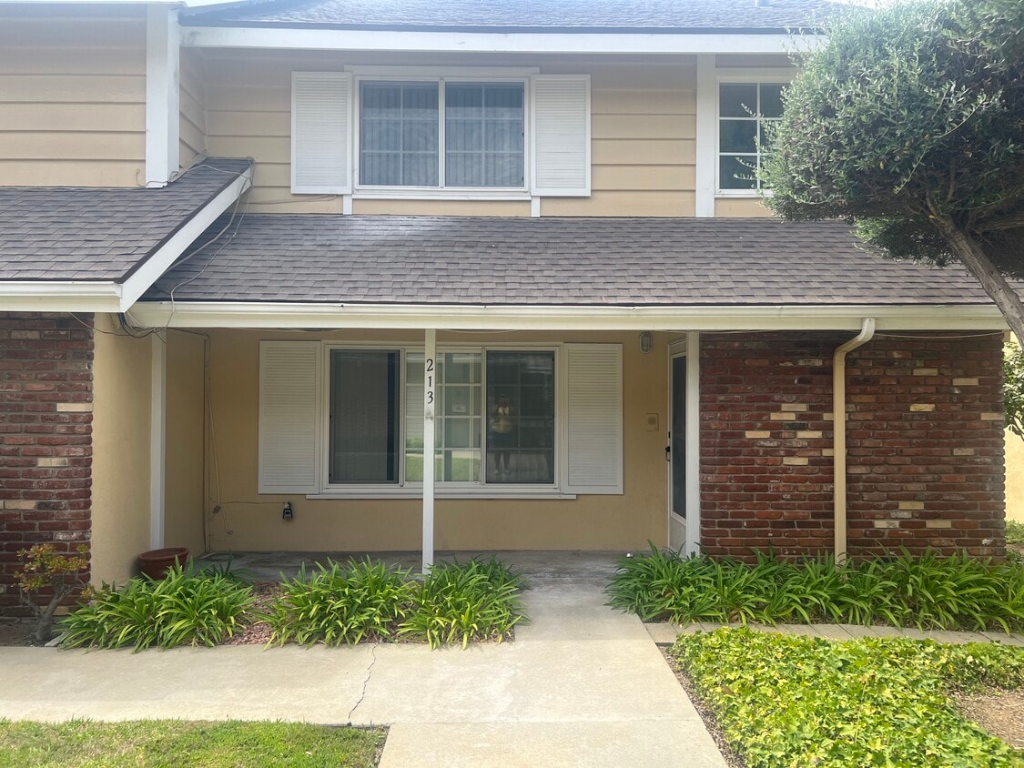 Front Entrance - 3500 W Manchester Blvd