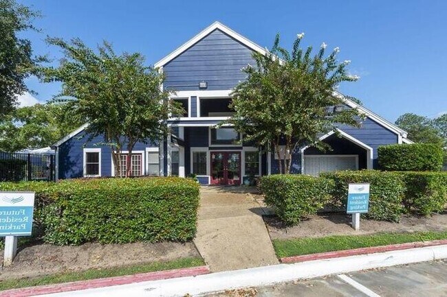 Foto del edificio - 3300 Rollingbrook Dr