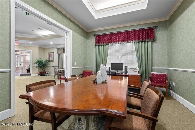 Foto del edificio - 10075 Gate Pkwy N
