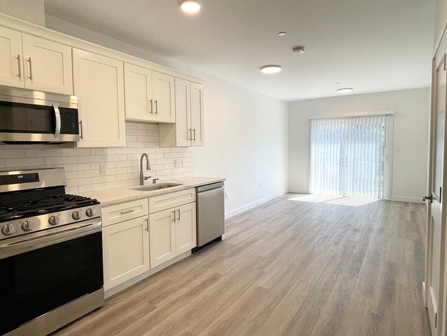 Foto del edificio - 1133 N Shore Rd