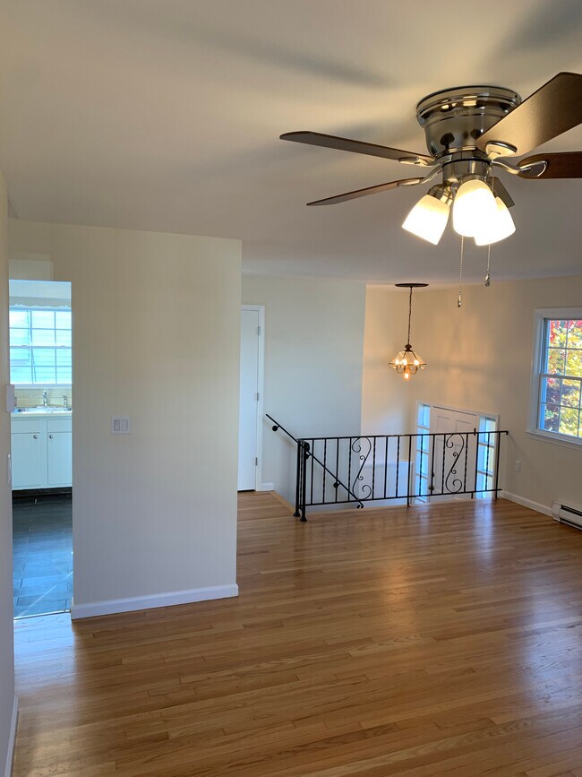 Dining Area - 1878 Railroad Ave