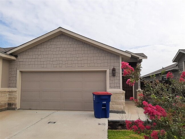 Building Photo - 9852 Grosbeak Ln