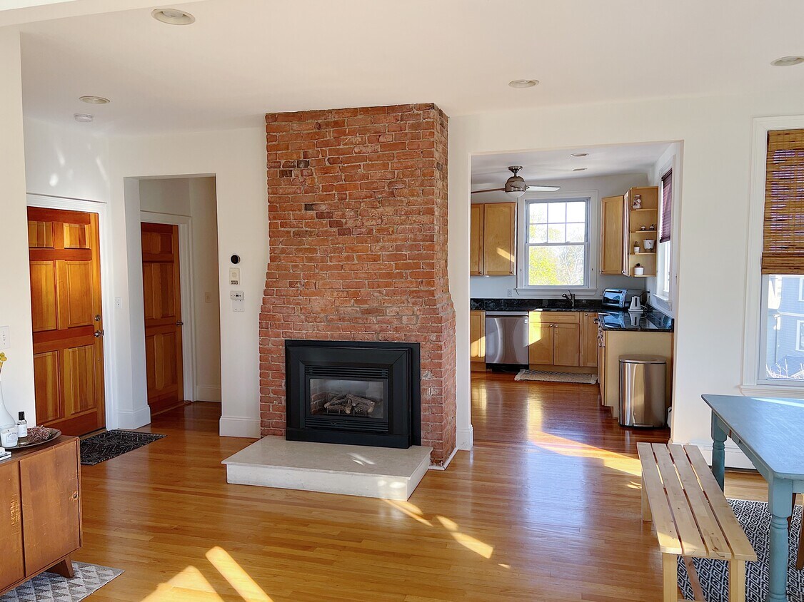 Primary Photo - 51 Sawyer Ave