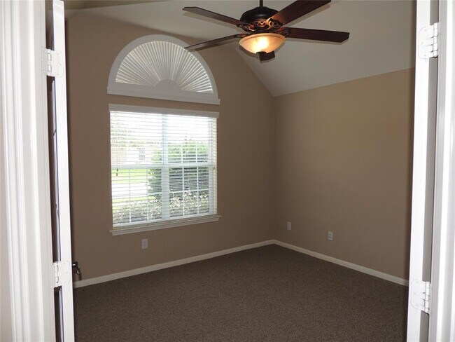Building Photo - 30411 Deleon Fields Dr