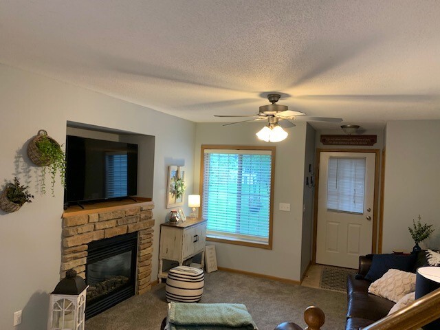 Living Room - 423 Cedar Pl