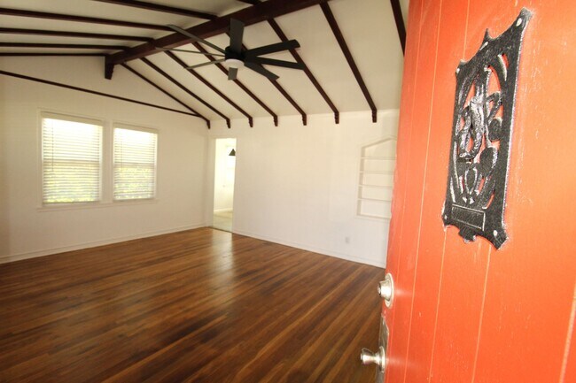 Building Photo - 424-426