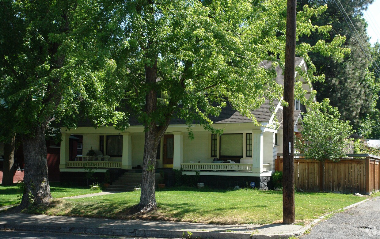 Primary Photo - 907 S Adams St