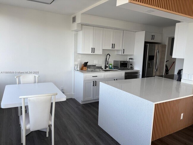 Foto del edificio - 3589 S Ocean Blvd