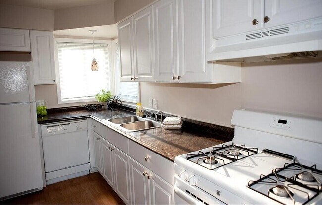 Foto del edificio - 14255 Cavell St