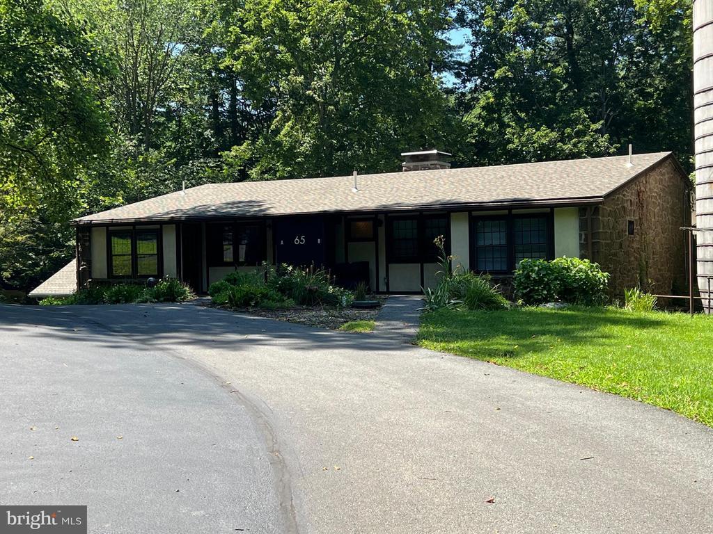 Primary Photo - 65 Meadow Glen Ln