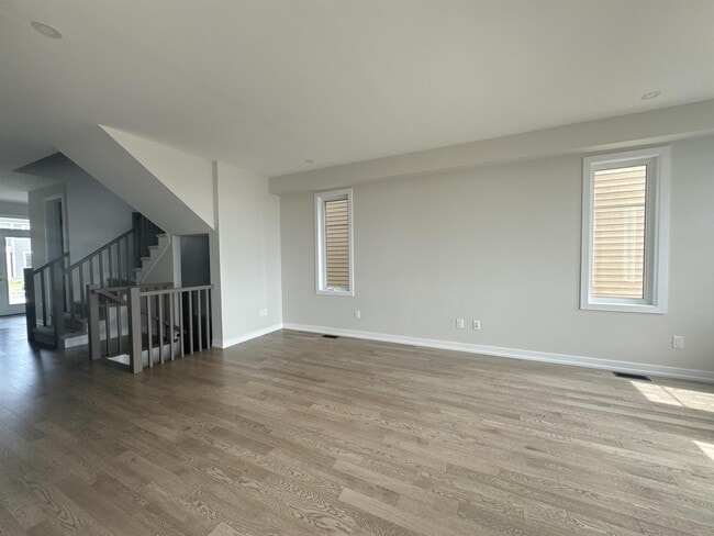 Building Photo - 515 Oldenburg Ave