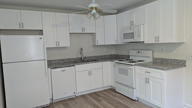 Kitchen - 7413 Edenwood Ln