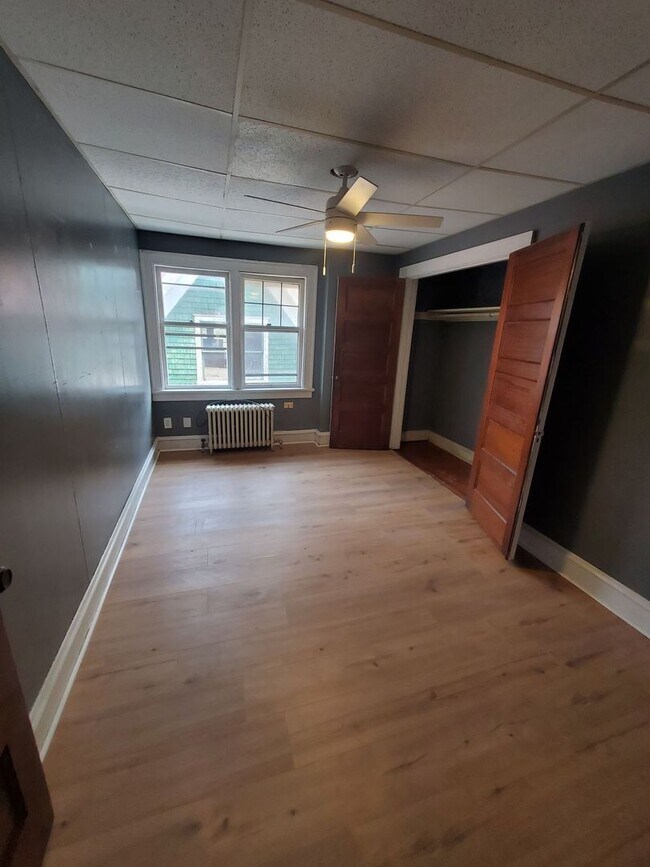 Foto del edificio - 2922-2924 W Juneau Ave. - 3 Unit