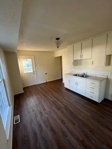 Foto del edificio - 648 E McCracken Ave