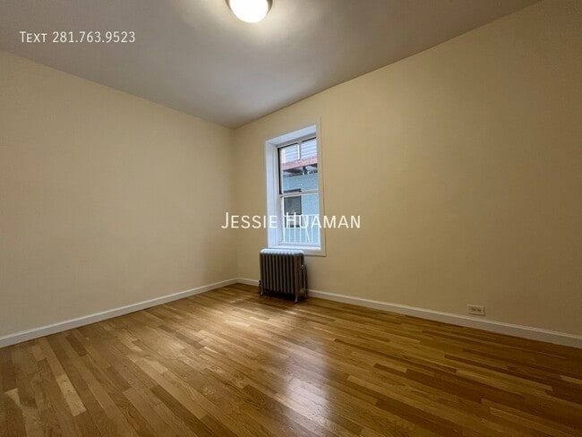 Building Photo - 117 W 13th St