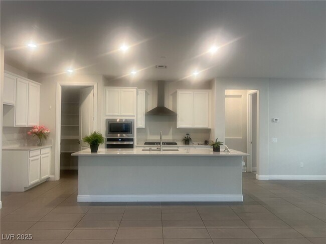 Building Photo - 2110 Millergrove Ave
