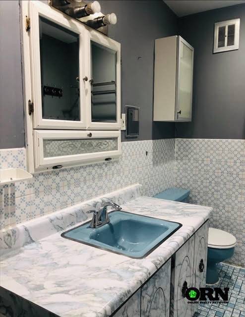 Foto del edificio - 66-51 Forest Ave