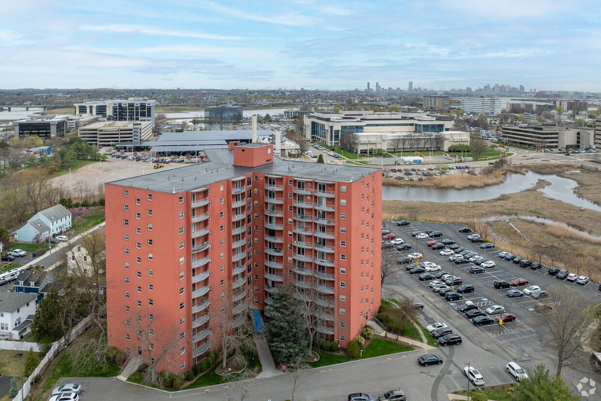 Contexto del edificio - Sagamore Place Condominiums