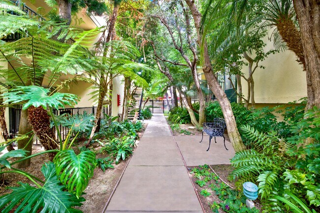 Foto del edificio - Casa De Oro Apartments