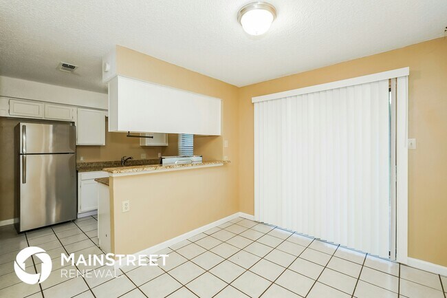 Foto del edificio - 728 Poe St