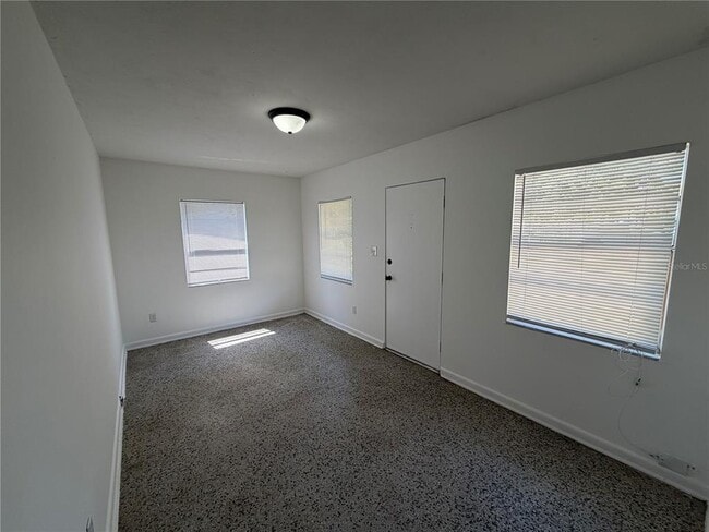 Building Photo - 2109 S Mills Ave