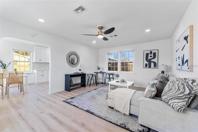 Foto del edificio - 167 83rd Ave N