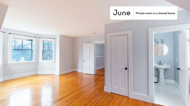 Foto del edificio - Room in Shared 5 bed/2.5 bath home in Newton Corner