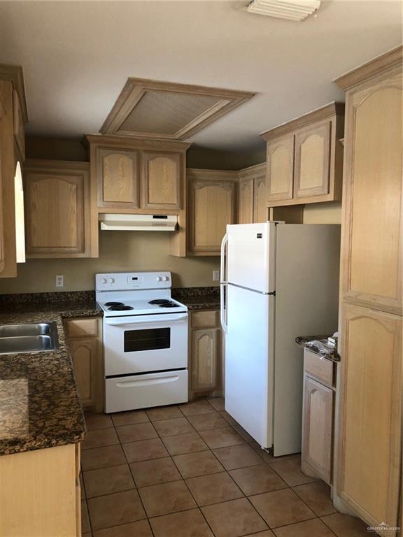 Building Photo - 623 S Dfw Dr