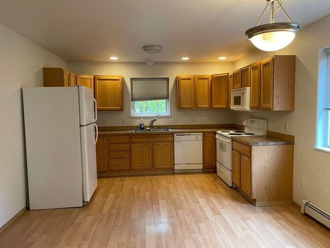 Building Photo - 4936 Princeton Dr