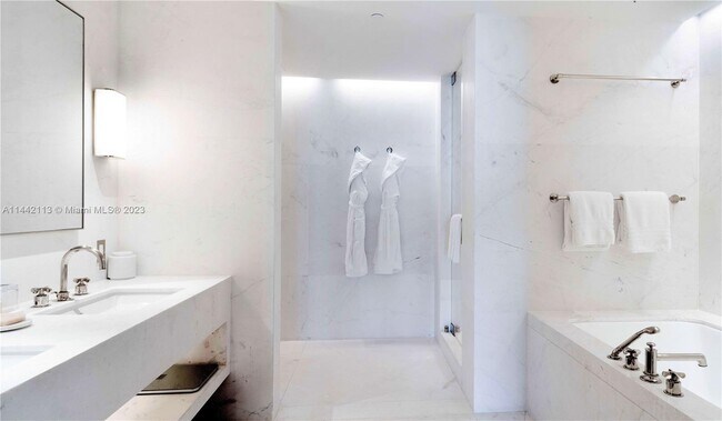 Building Photo - 9111 Collins Ave