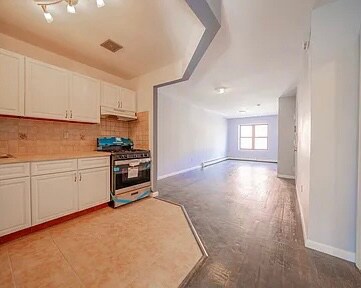 Primary Photo - 120 Stockholm St